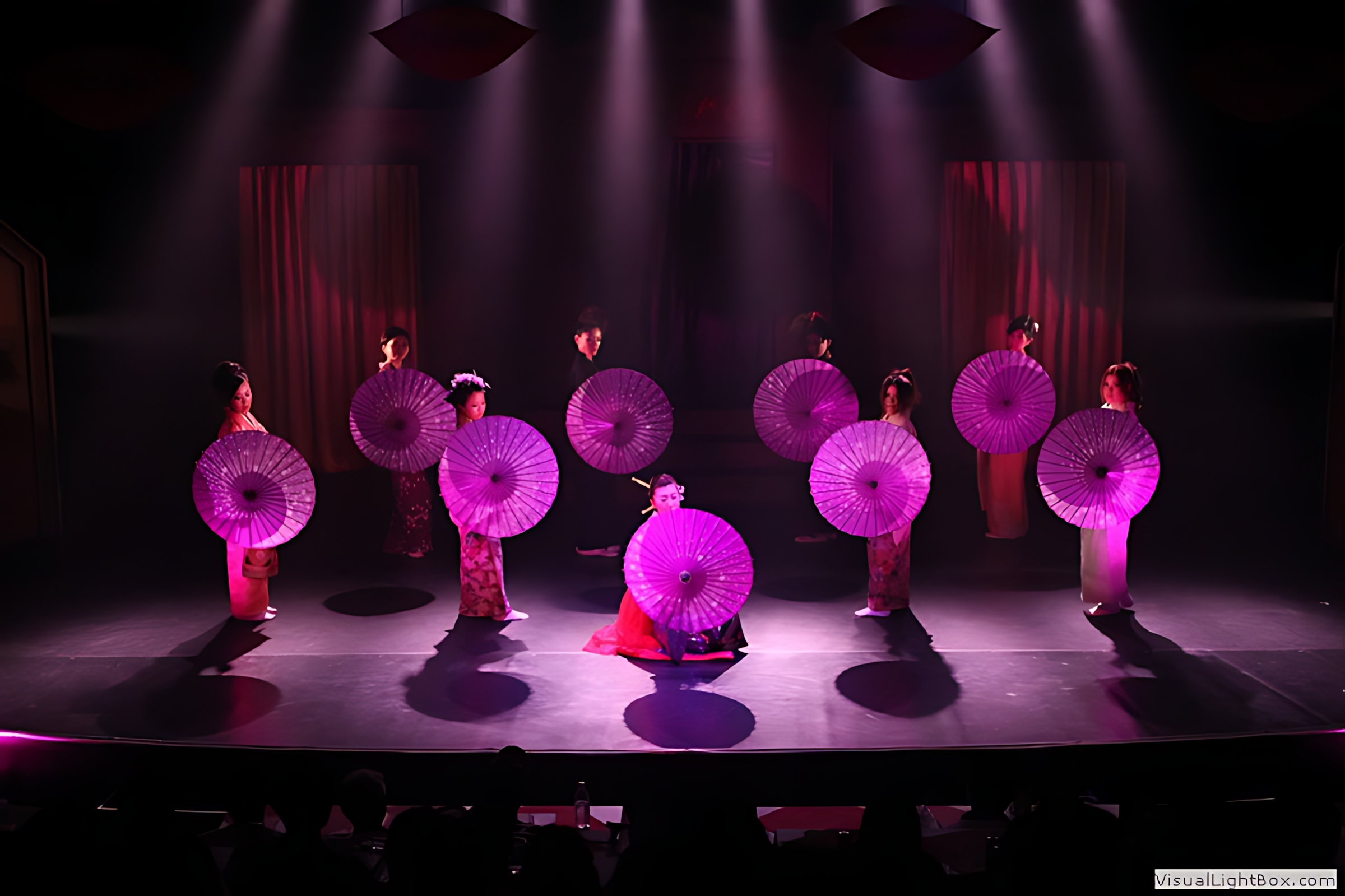 La Revue de Cabaret 32