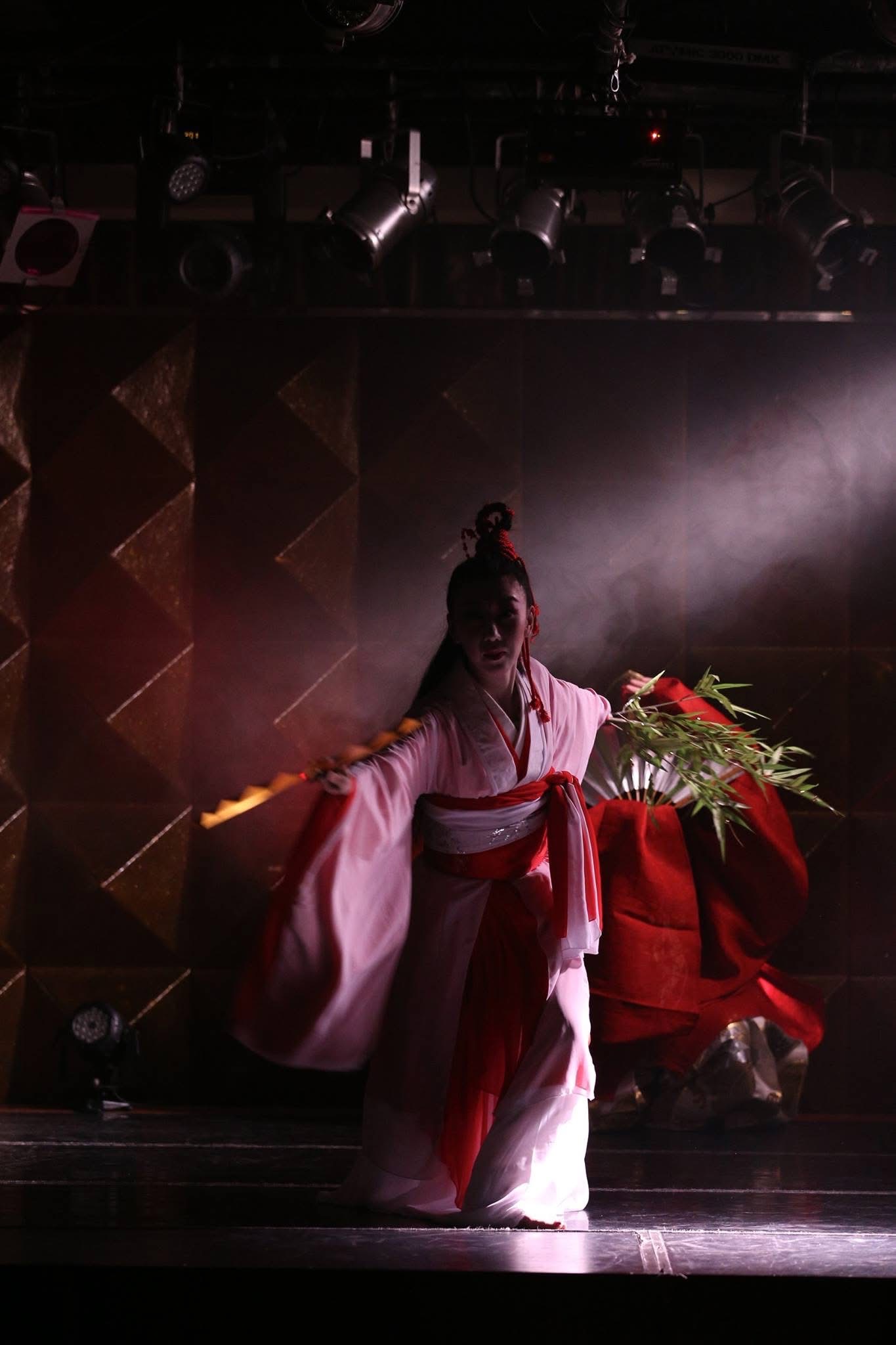 『天岩戸伝説』の舞台写真