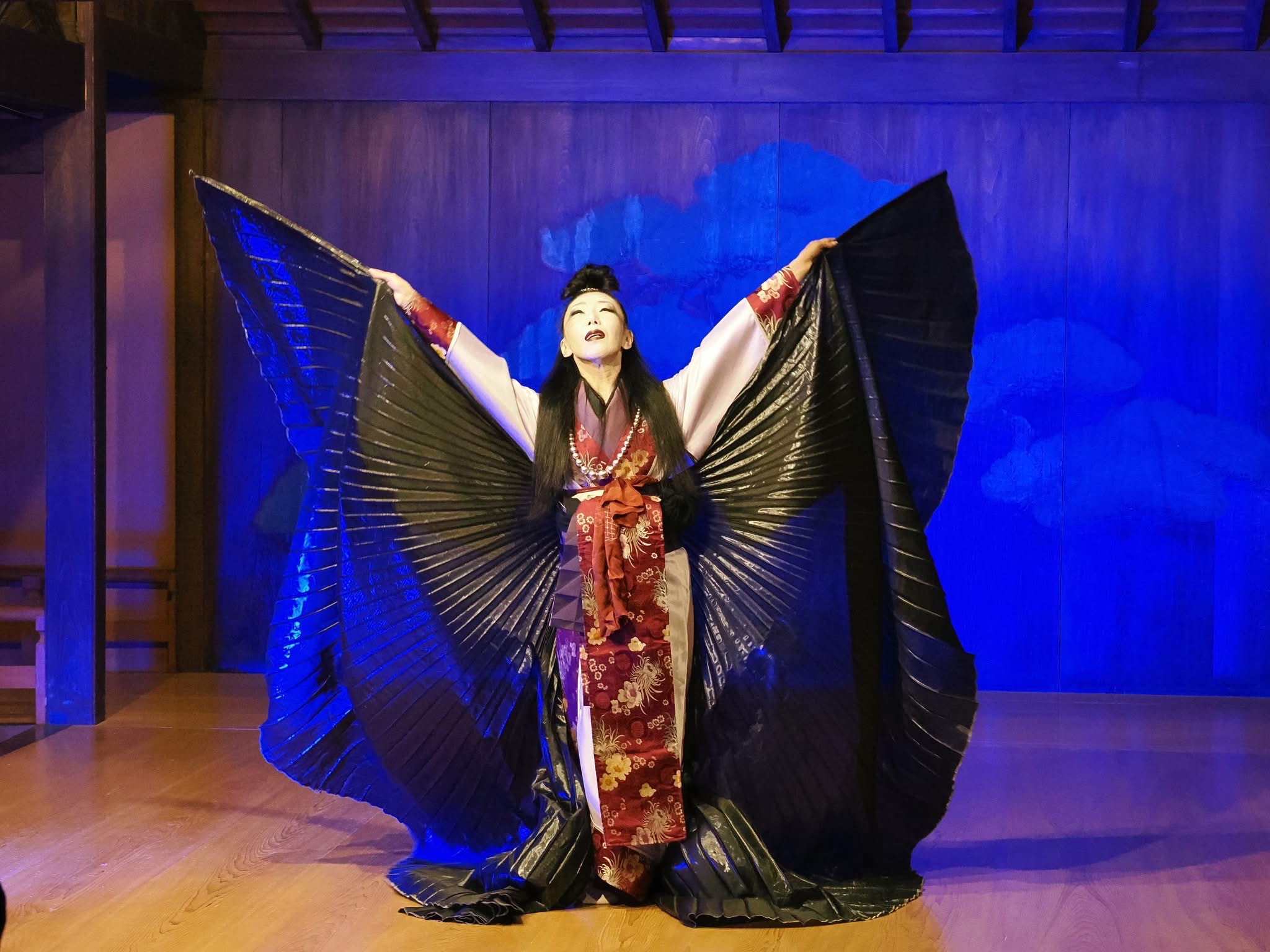 舞踊絵巻【Kojiki〜磐長姫と木花咲耶姫〜】の舞台写真