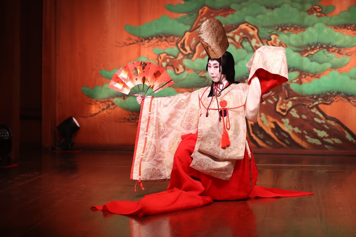 山本能楽堂で『静御前』を舞う飯干未奈