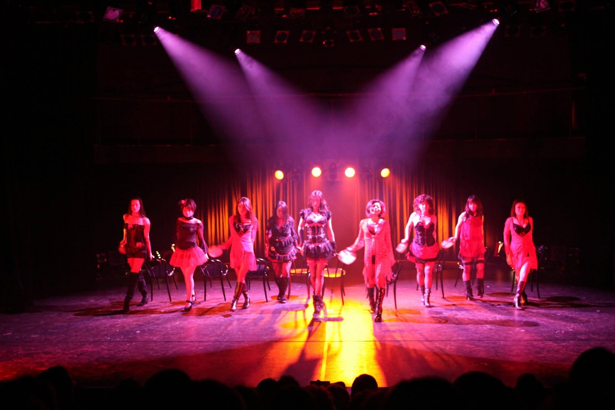 『The Rose Garden［again］』で舞う出演者たち