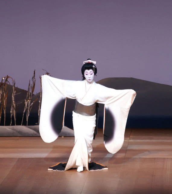 花村栞聚りさいたる『鶴女房』の舞台写真