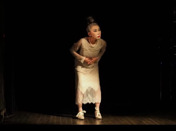 朗読と舞による東京公演の舞台
